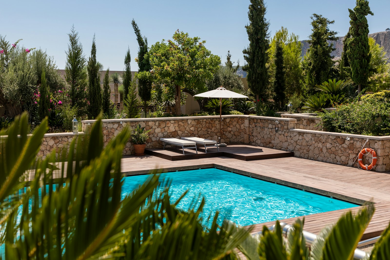 Higuera Pools pool services